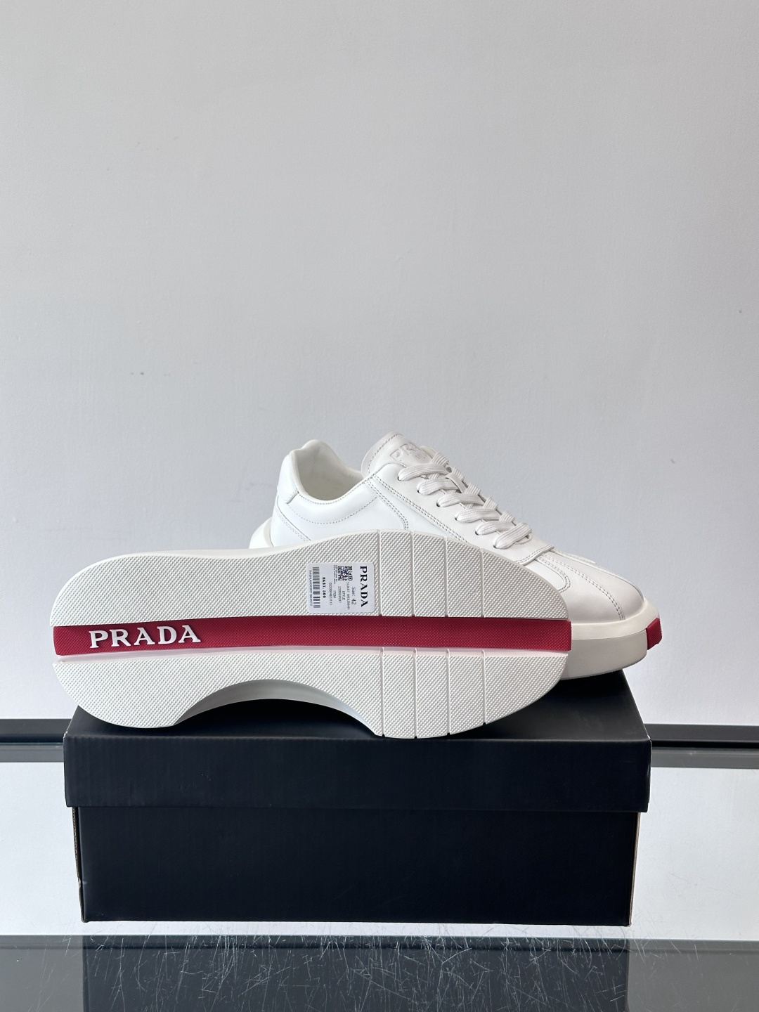 Prad*🆕男士拼接厚底休闲运动鞋 ，进口头层牛皮打造，精致做工一览无余，厚底增高提升气场，时尚单品，贯