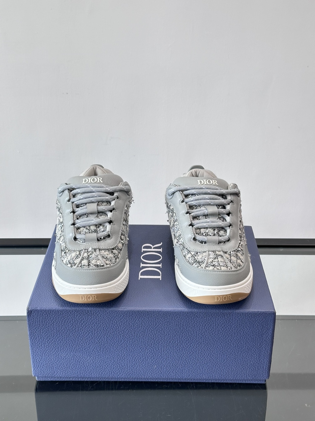 ERL X DIOR B9S 联名款运动鞋面包鞋在与 Travis Scott 的 Cactus Jac