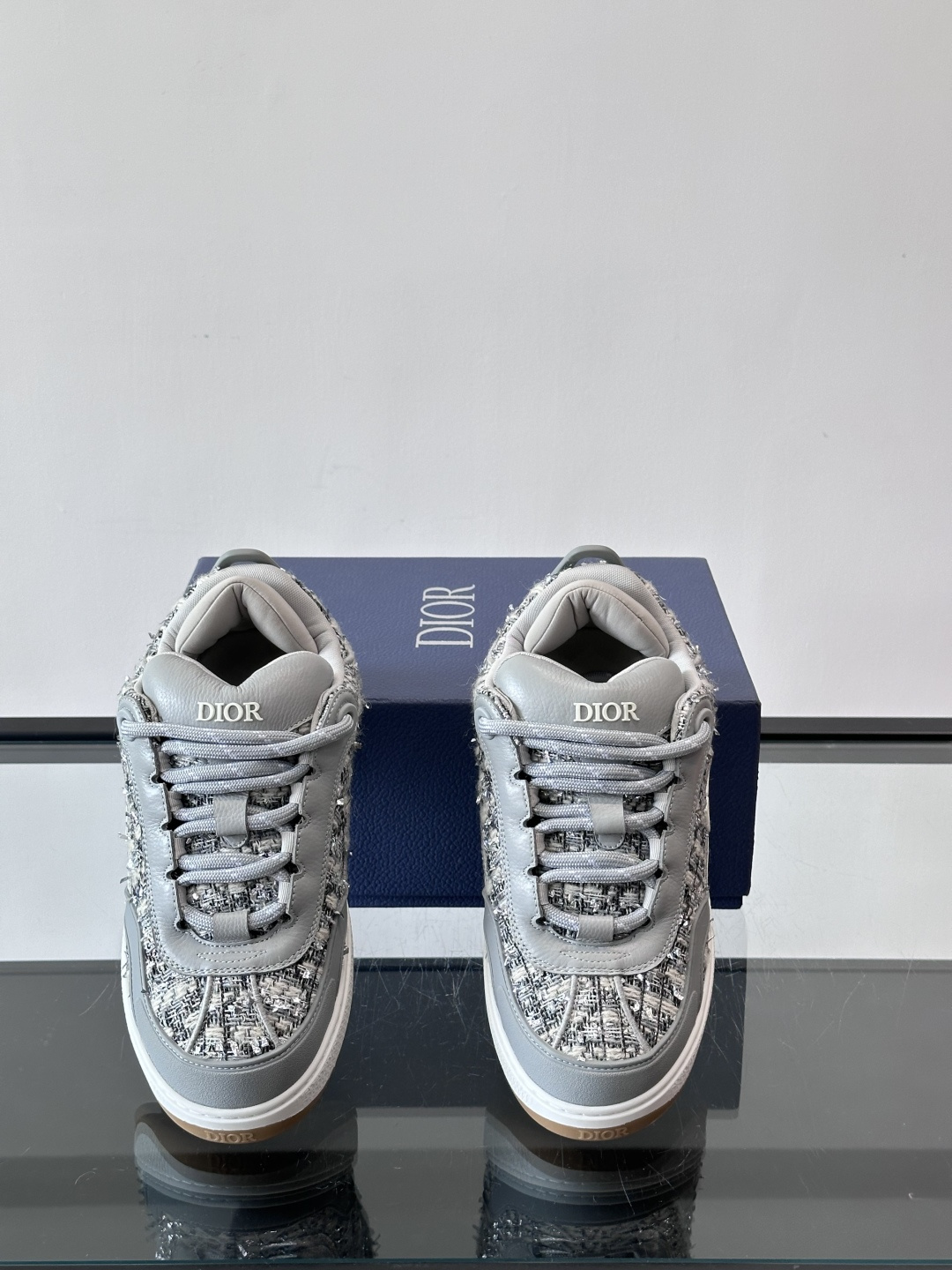 ERL X DIOR B9S 联名款运动鞋面包鞋在与 Travis Scott 的 Cactus Jac