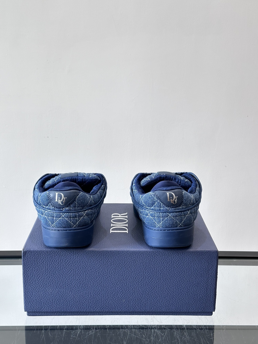 Dior B9S 藤格纹滑板鞋Dior × ERL联名B9S藤格纹滑板鞋，全球限量470双，2023春夏