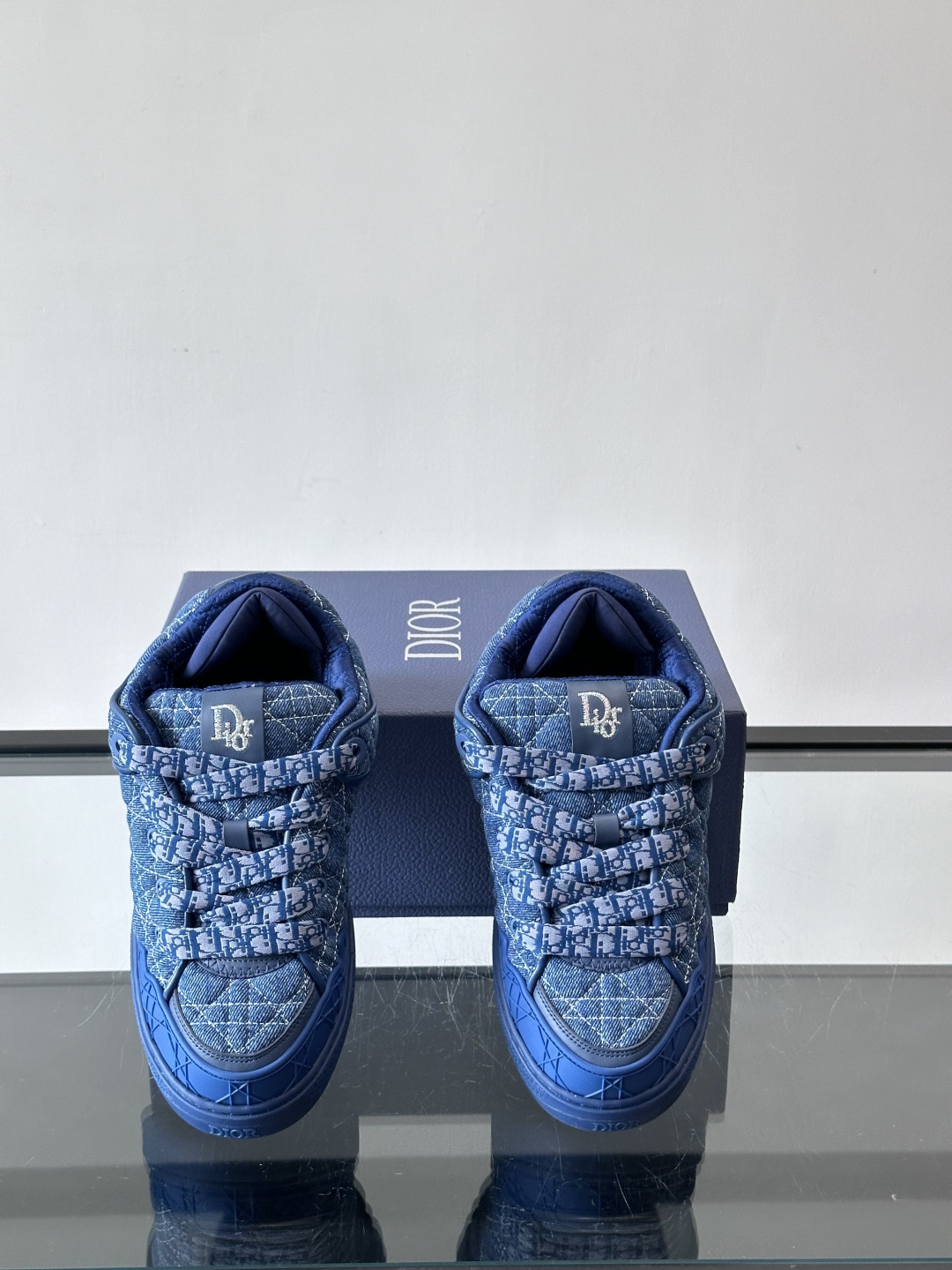 Dior B9S 藤格纹滑板鞋Dior × ERL联名B9S藤格纹滑板鞋，全球限量470双，2023春夏