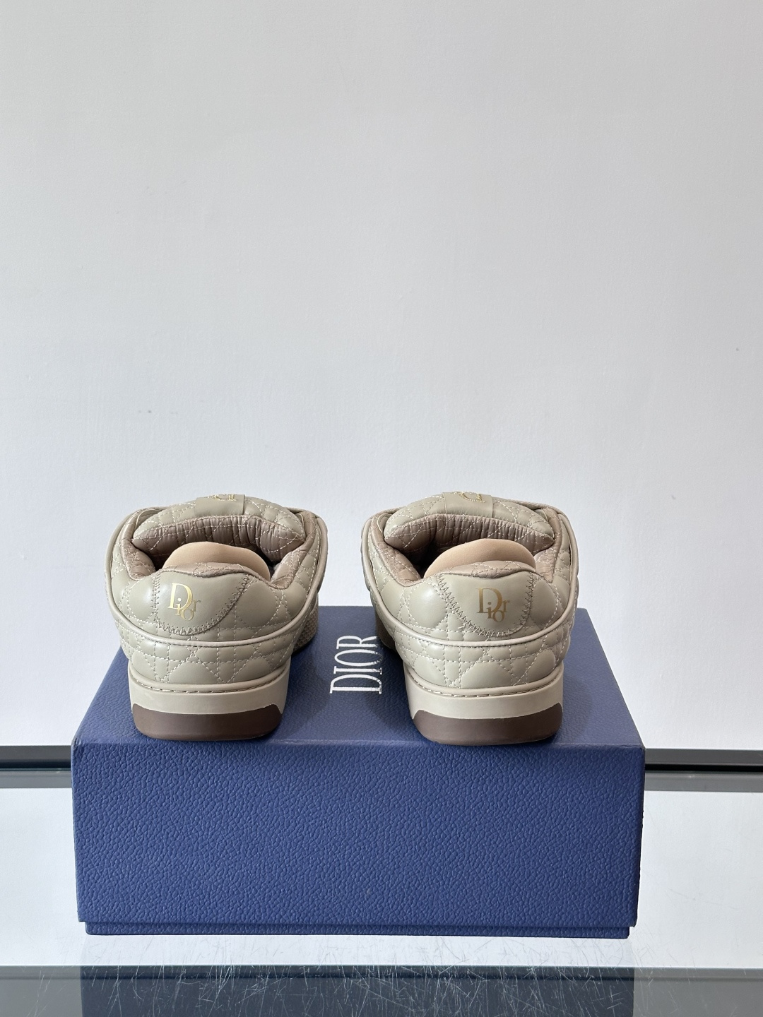 Dior B9S 藤格纹滑板鞋Dior × ERL联名B9S藤格纹滑板鞋，全球限量470双，2023春夏