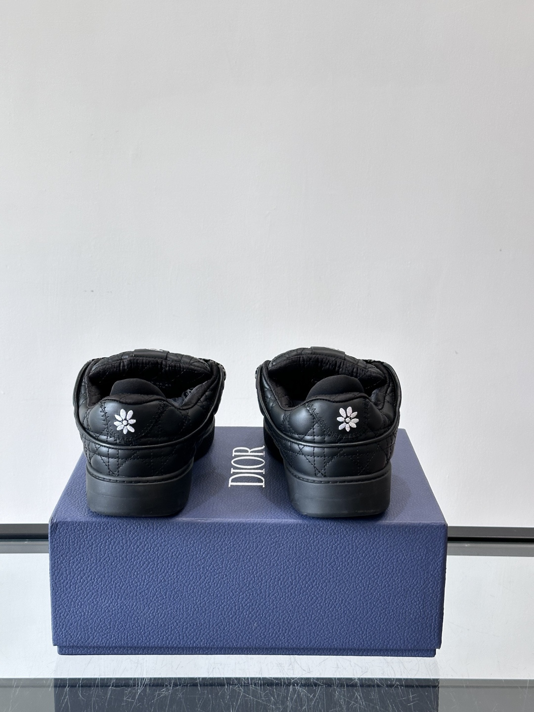 Dior B9S 藤格纹滑板鞋Dior × ERL联名B9S藤格纹滑板鞋，全球限量470双，2023春夏