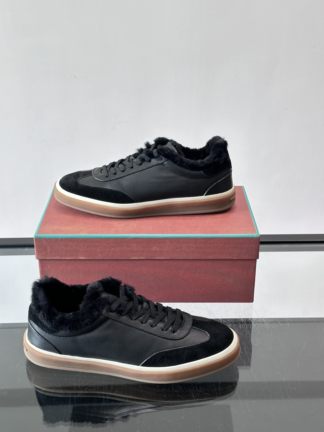 Loro Piana小众诺优翩雅经典款板鞋，加绒内里。系带休闲鞋运动鞋，高品质轻便舒适面料，户外休闲均可