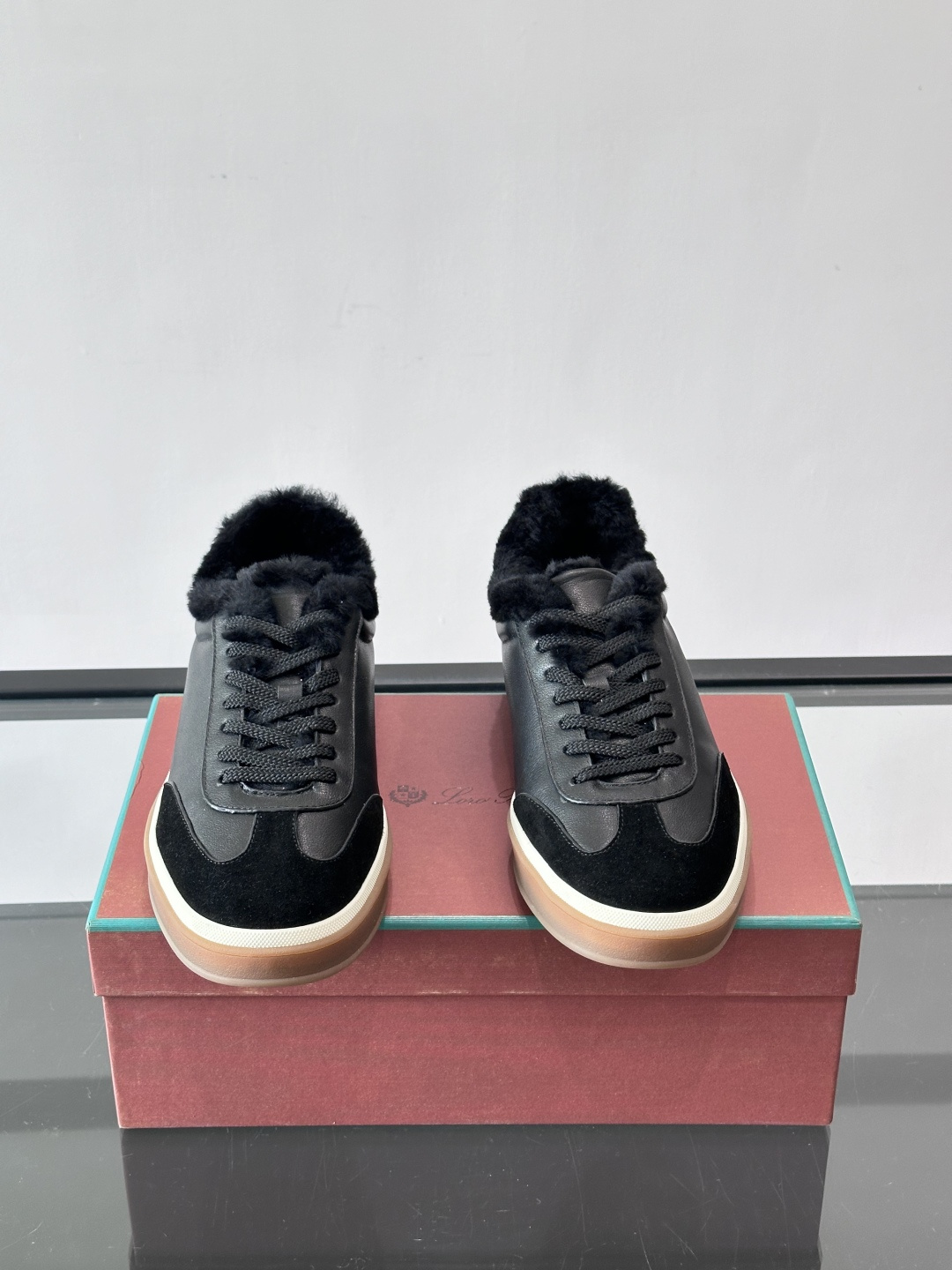 Loro Piana小众诺优翩雅经典款板鞋，加绒内里。系带休闲鞋运动鞋，高品质轻便舒适面料，户外休闲均可