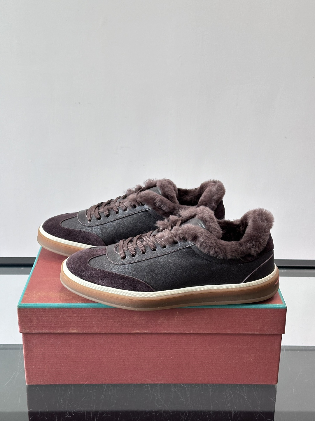 Loro Piana小众诺优翩雅经典款板鞋，加绒内里。系带休闲鞋运动鞋，高品质轻便舒适面料，户外休闲均可