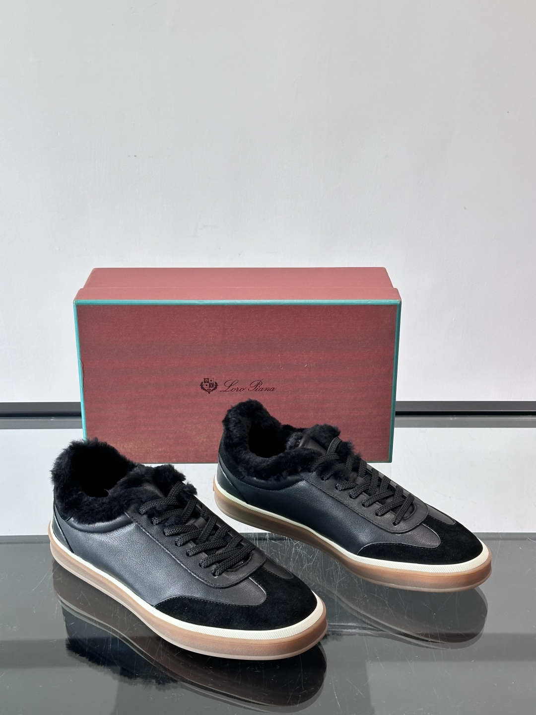 Loro Piana小众诺优翩雅经典款板鞋，加绒内里。系带休闲鞋运动鞋，高品质轻便舒适面料，户外休闲均可