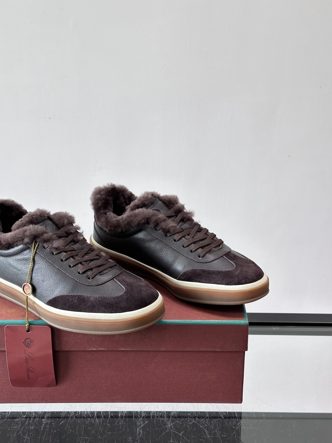 Loro Piana小众诺优翩雅经典款板鞋，加绒内里。系带休闲鞋运动鞋，高品质轻便舒适面料，户外休闲均可