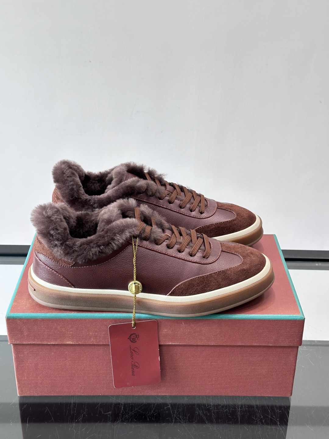 Loro Piana小众诺优翩雅经典款板鞋，加绒内里。系带休闲鞋运动鞋，高品质轻便舒适面料，户外休闲均可