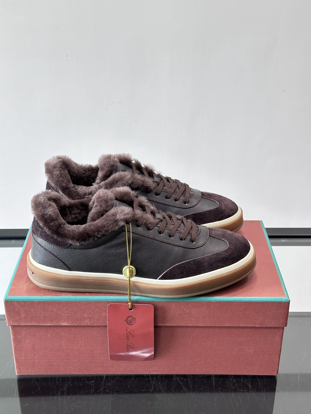 Loro Piana小众诺优翩雅经典款板鞋，加绒内里。系带休闲鞋运动鞋，高品质轻便舒适面料，户外休闲均可