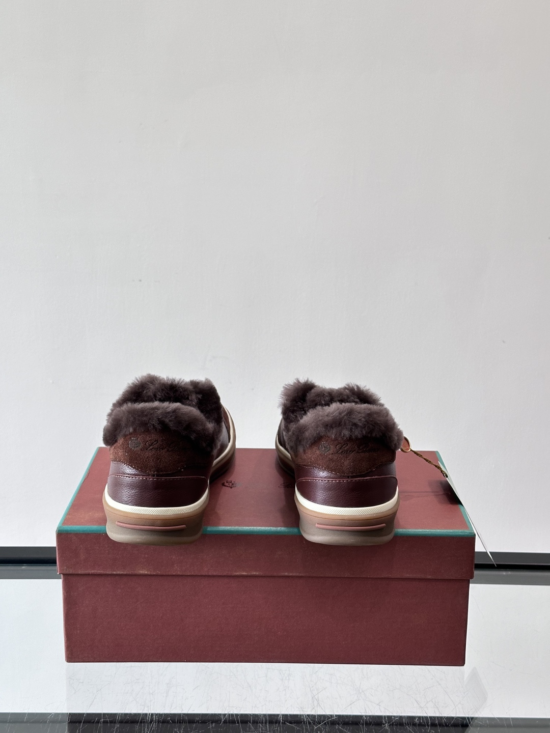 Loro Piana小众诺优翩雅经典款板鞋，加绒内里。系带休闲鞋运动鞋，高品质轻便舒适面料，户外休闲均可