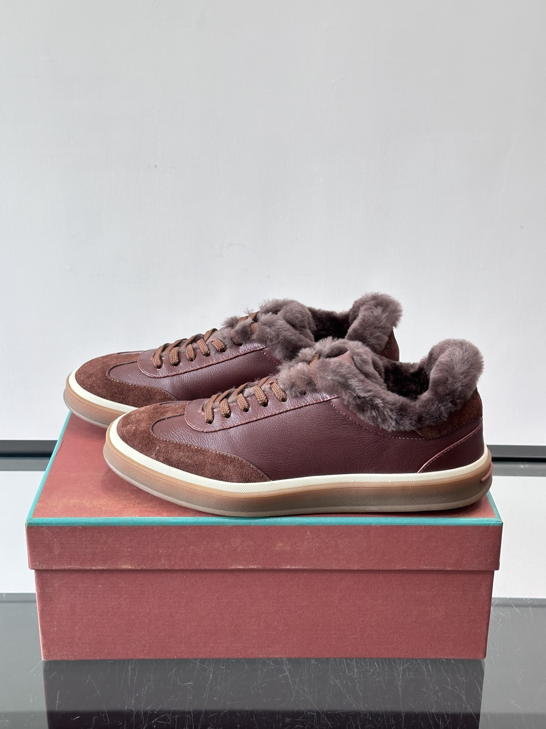 Loro Piana小众诺优翩雅经典款板鞋，加绒内里。系带休闲鞋运动鞋，高品质轻便舒适面料，户外休闲均可