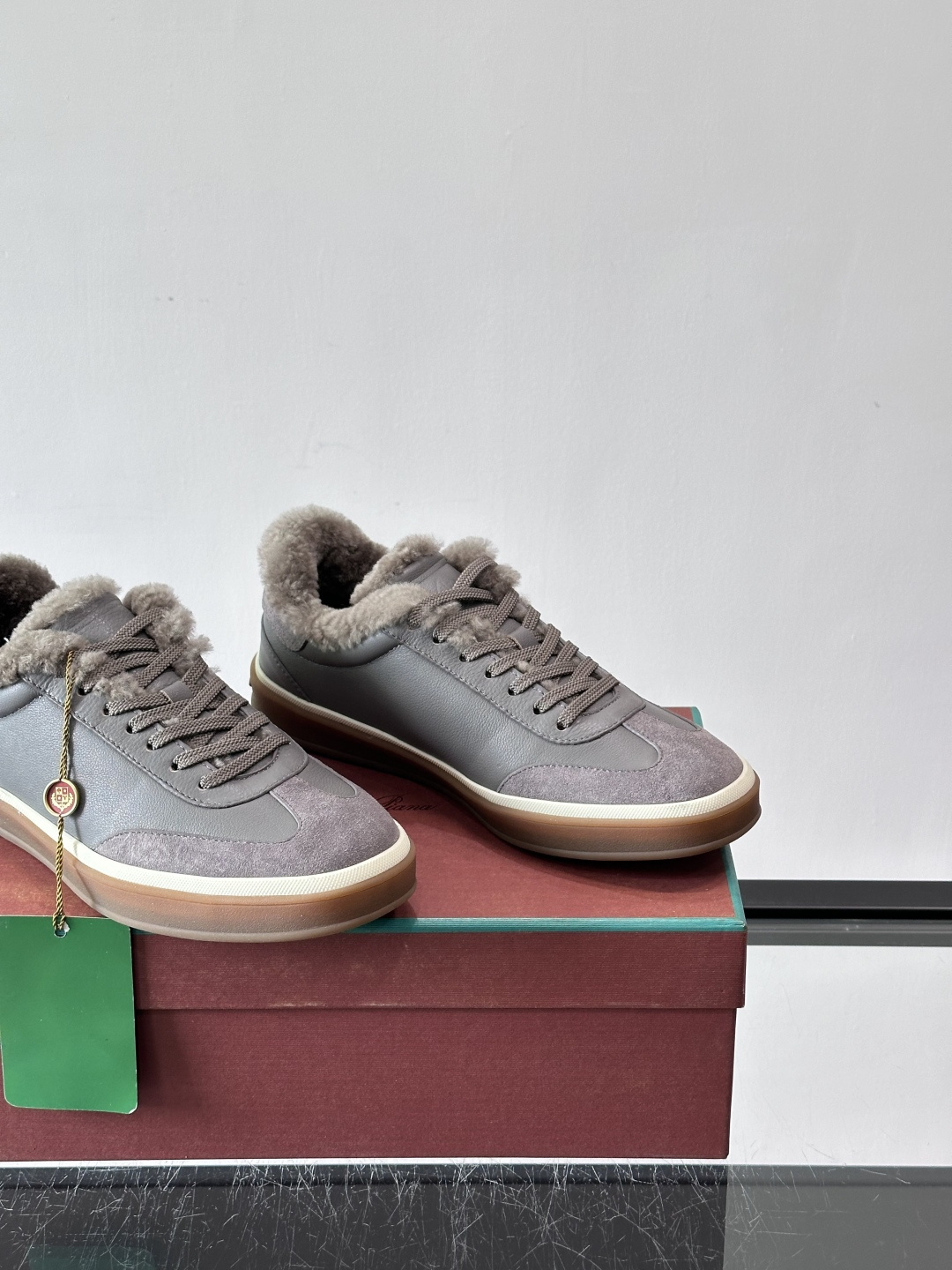 Loro Piana小众诺优翩雅经典款板鞋，加绒内里。系带休闲鞋运动鞋，高品质轻便舒适面料，户外休闲均可