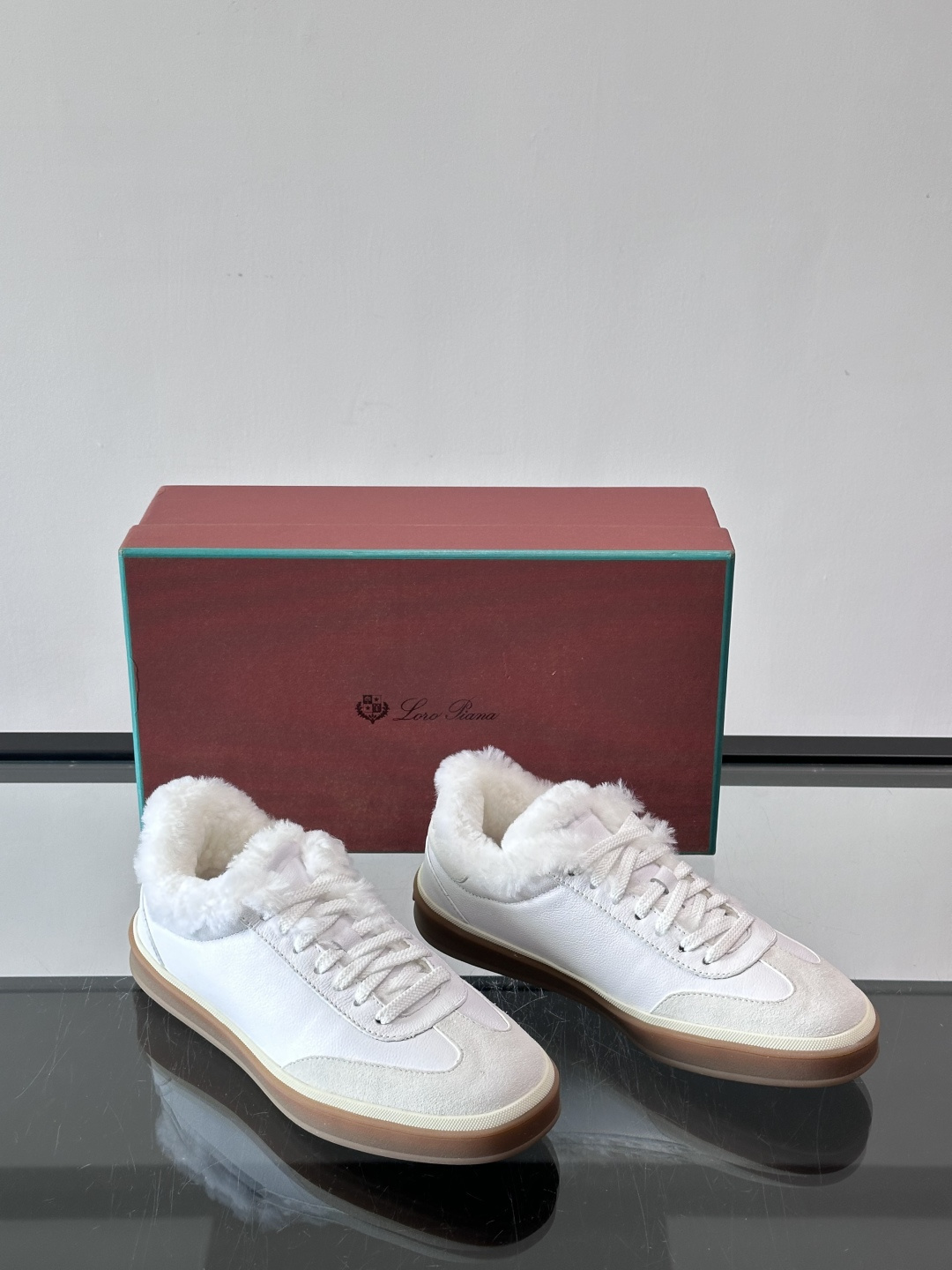 Loro Piana小众诺优翩雅经典款板鞋，加绒内里。系带休闲鞋运动鞋，高品质轻便舒适面料，户外休闲均可