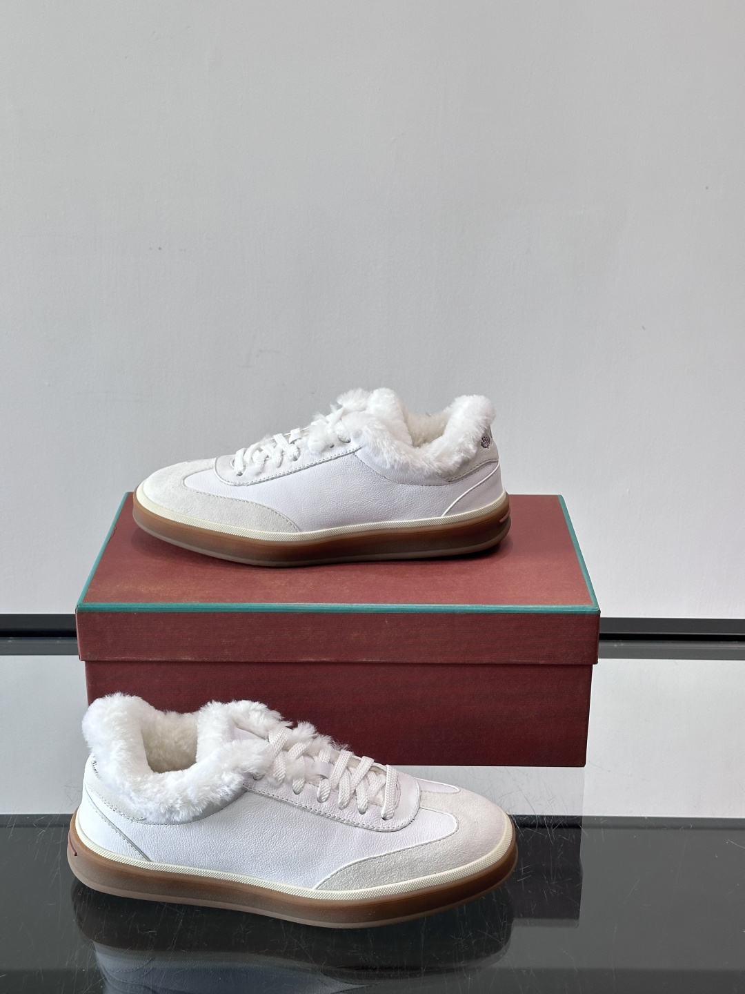 Loro Piana小众诺优翩雅经典款板鞋，加绒内里。系带休闲鞋运动鞋，高品质轻便舒适面料，户外休闲均可