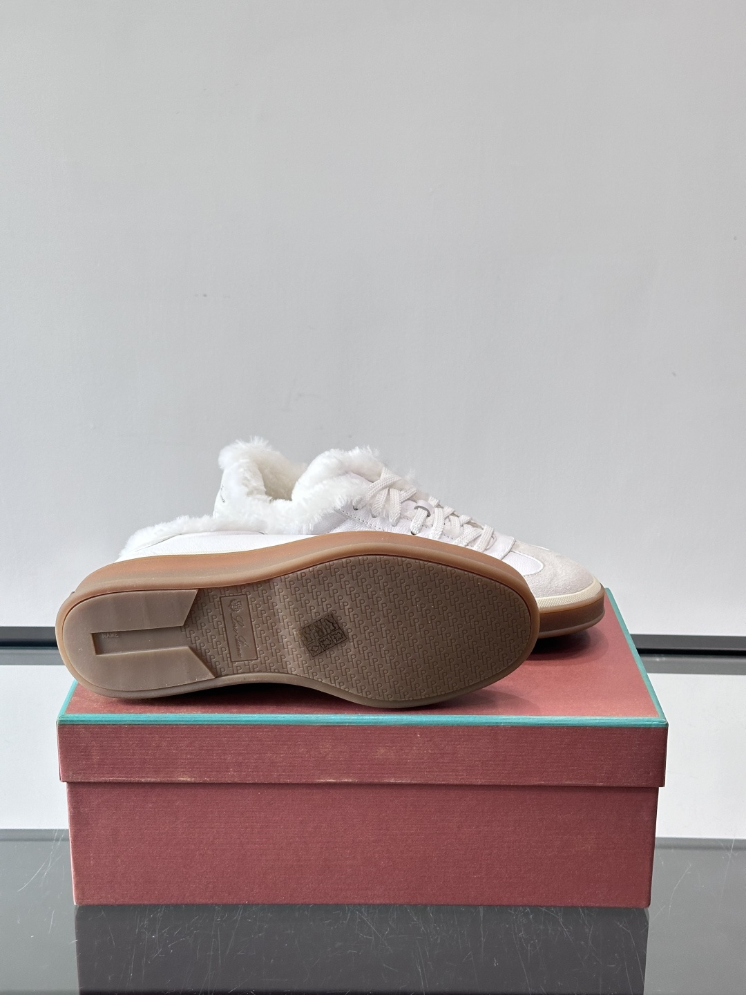 Loro Piana小众诺优翩雅经典款板鞋，加绒内里。系带休闲鞋运动鞋，高品质轻便舒适面料，户外休闲均可