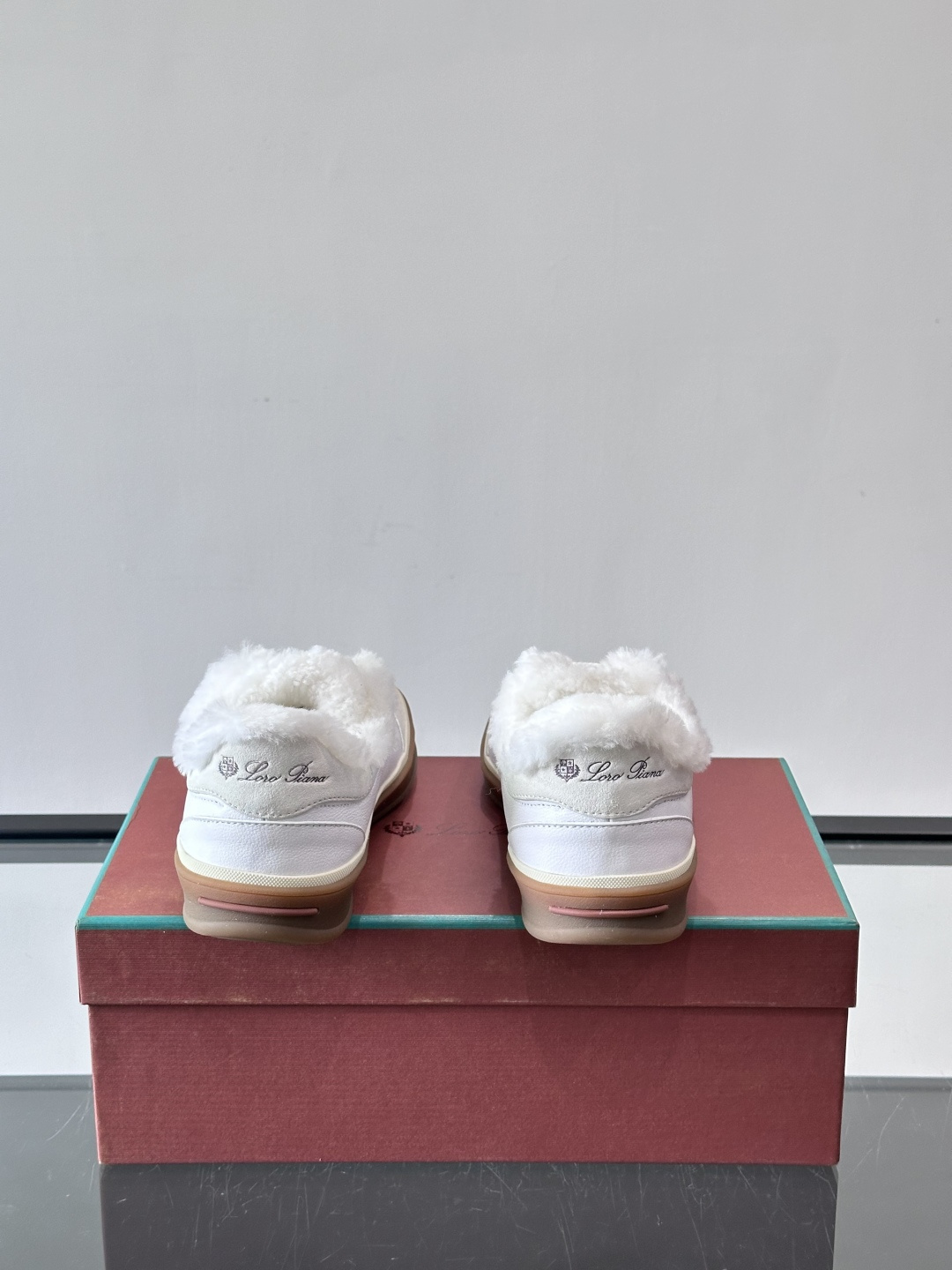 Loro Piana小众诺优翩雅经典款板鞋，加绒内里。系带休闲鞋运动鞋，高品质轻便舒适面料，户外休闲均可