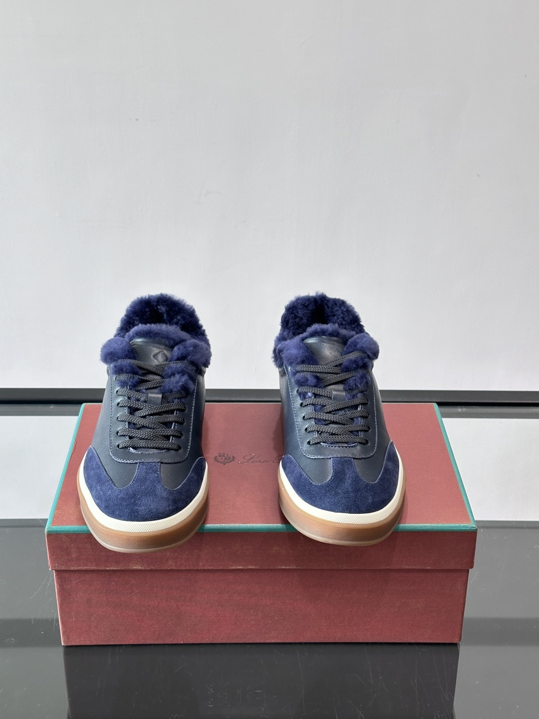 Loro Piana小众诺优翩雅经典款板鞋，加绒内里。系带休闲鞋运动鞋，高品质轻便舒适面料，户外休闲均可