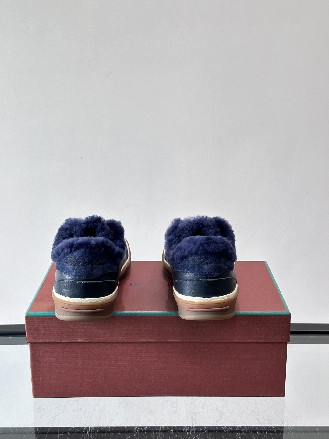 Loro Piana小众诺优翩雅经典款板鞋，加绒内里。系带休闲鞋运动鞋，高品质轻便舒适面料，户外休闲均可