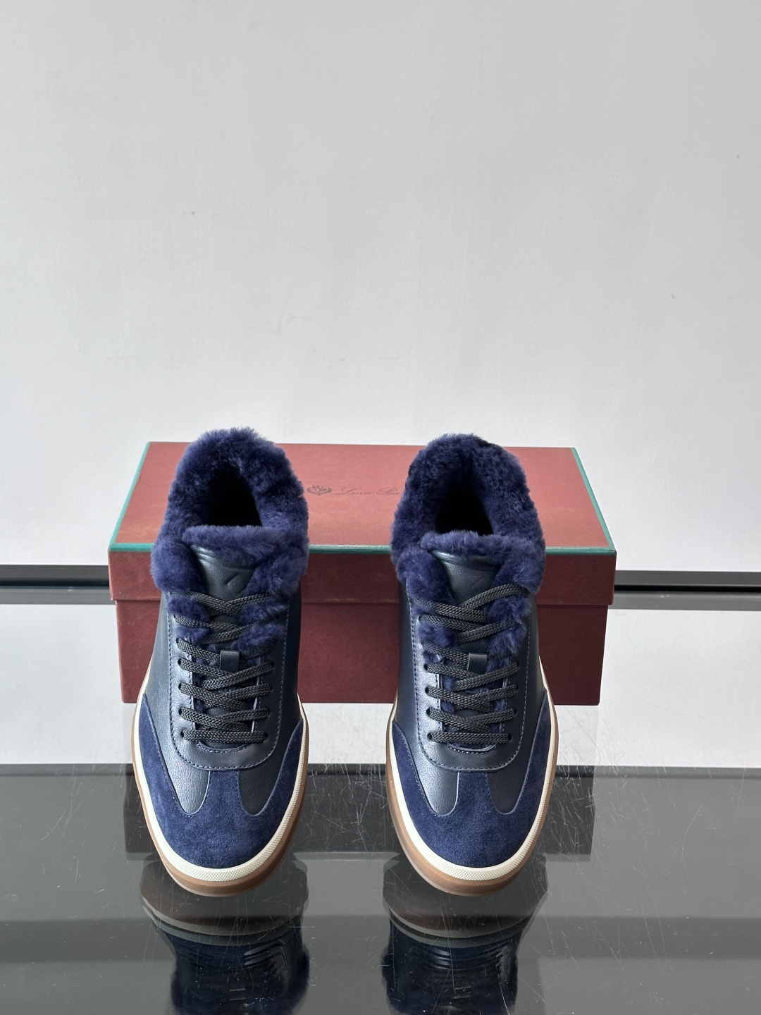 Loro Piana小众诺优翩雅经典款板鞋，加绒内里。系带休闲鞋运动鞋，高品质轻便舒适面料，户外休闲均可