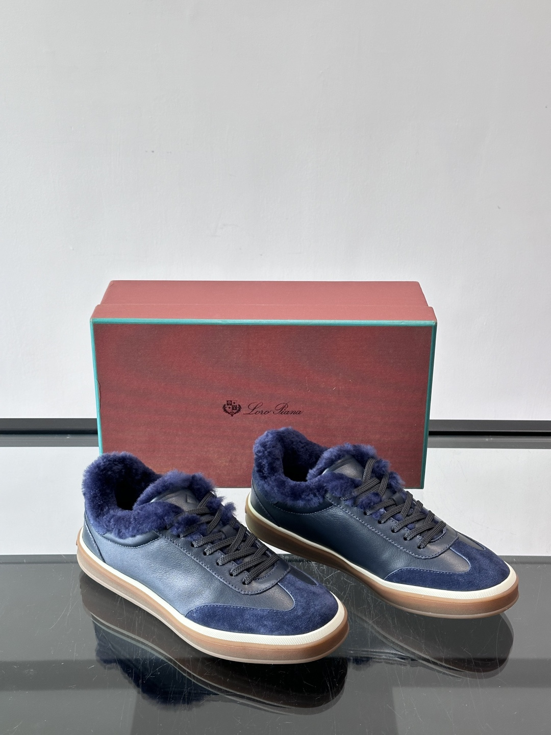 Loro Piana小众诺优翩雅经典款板鞋，加绒内里。系带休闲鞋运动鞋，高品质轻便舒适面料，户外休闲均可