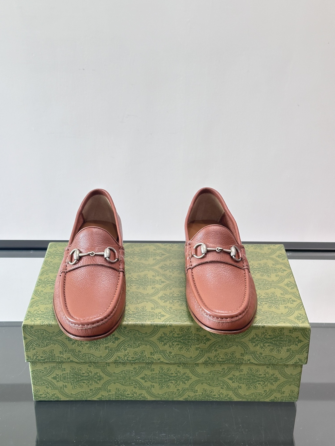 gucci 男士商务小皮鞋，上脚非常好看！精品商务休闲皮鞋💥💥真皮大底产品意大利进口牛皮制作🐂进口水染牛