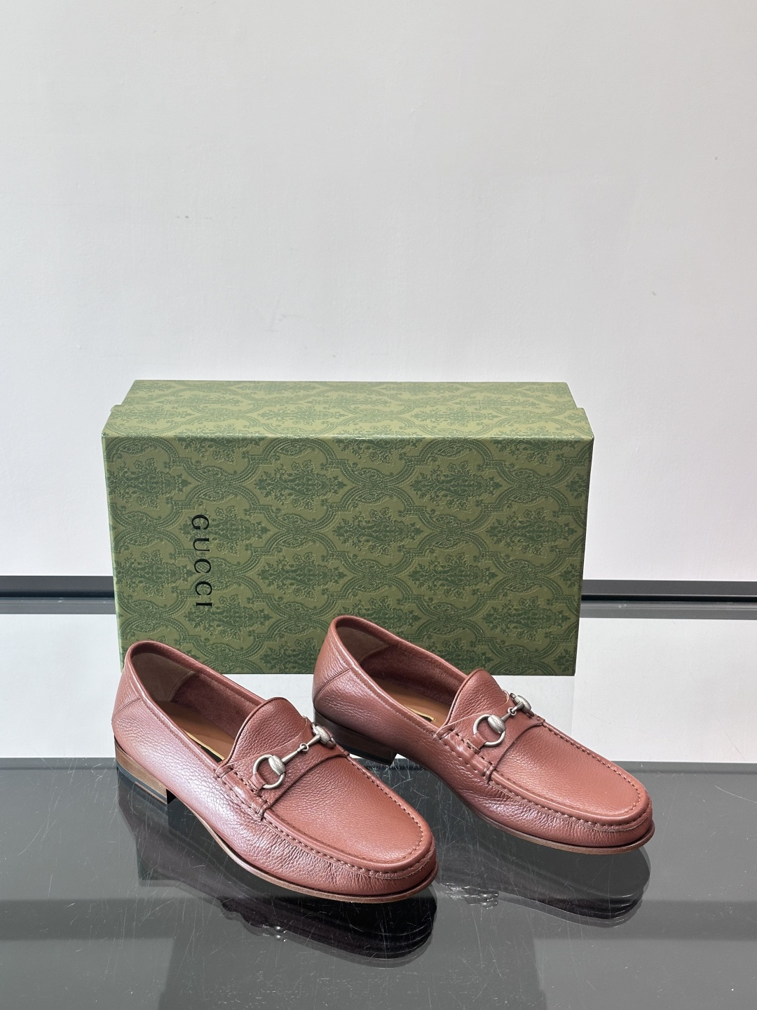 gucci 男士商务小皮鞋，上脚非常好看！精品商务休闲皮鞋💥💥真皮大底产品意大利进口牛皮制作🐂进口水染牛