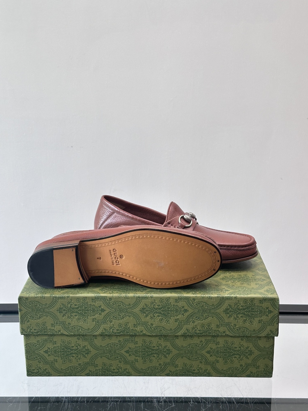 gucci 男士商务小皮鞋，上脚非常好看！精品商务休闲皮鞋💥💥真皮大底产品意大利进口牛皮制作🐂进口水染牛