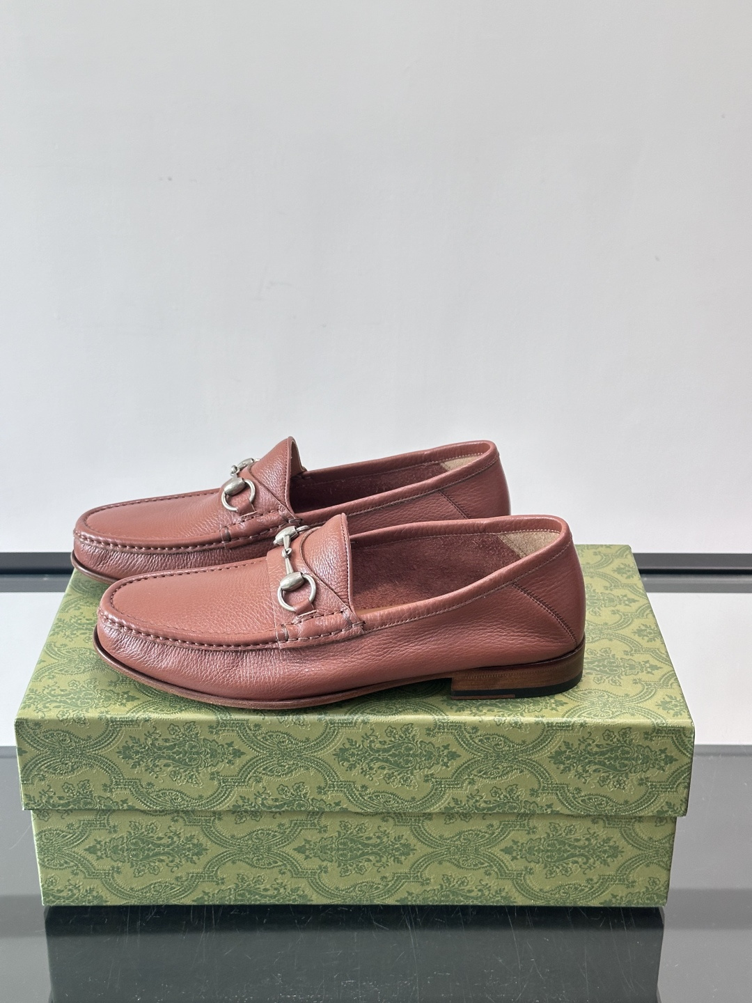 gucci 男士商务小皮鞋，上脚非常好看！精品商务休闲皮鞋💥💥真皮大底产品意大利进口牛皮制作🐂进口水染牛