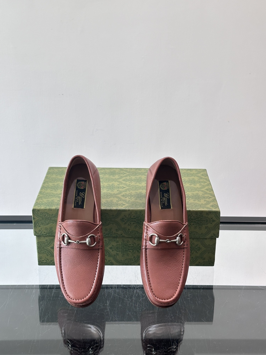 gucci 男士商务小皮鞋，上脚非常好看！精品商务休闲皮鞋💥💥真皮大底产品意大利进口牛皮制作🐂进口水染牛