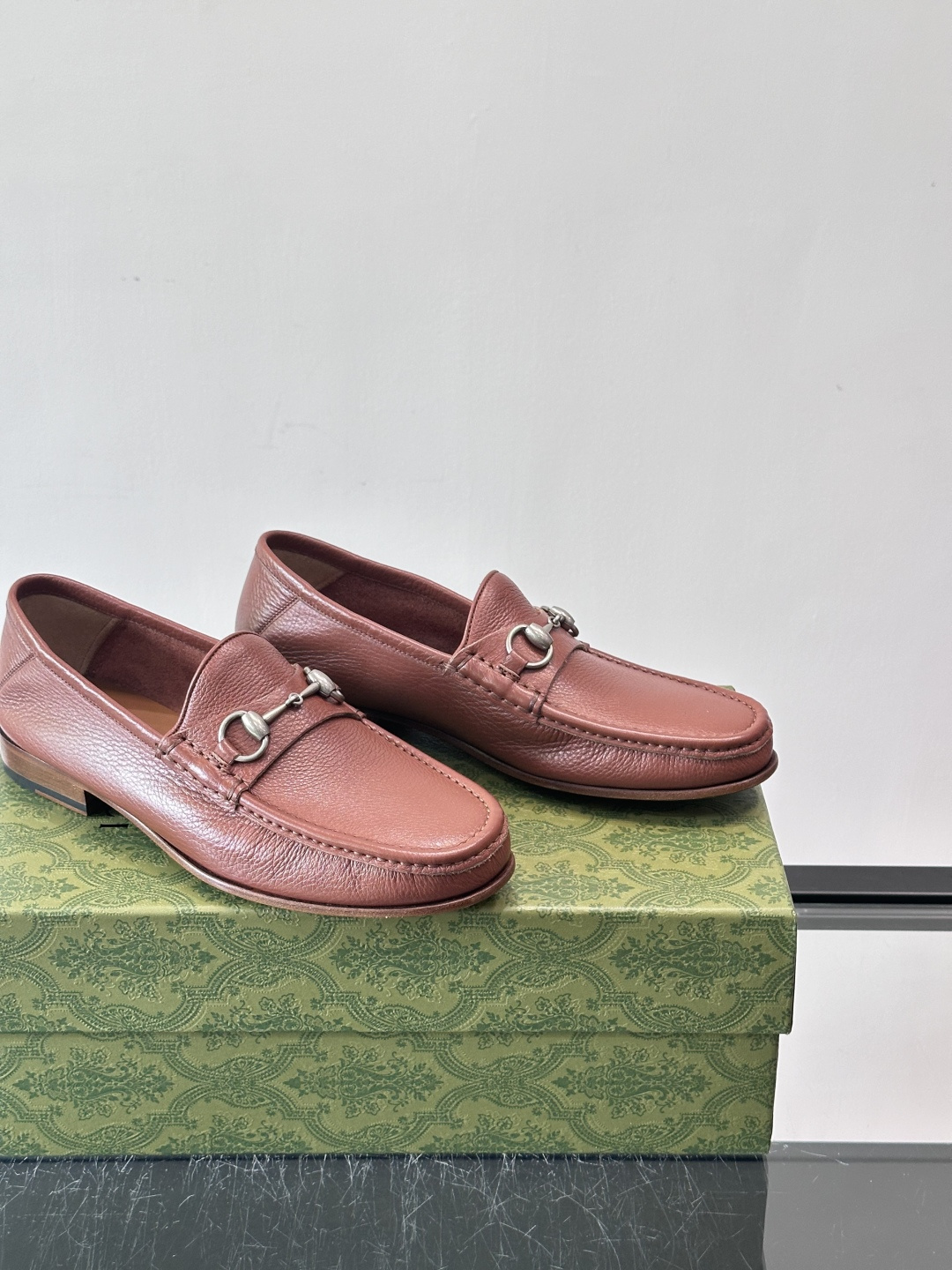 gucci 男士商务小皮鞋，上脚非常好看！精品商务休闲皮鞋💥💥真皮大底产品意大利进口牛皮制作🐂进口水染牛