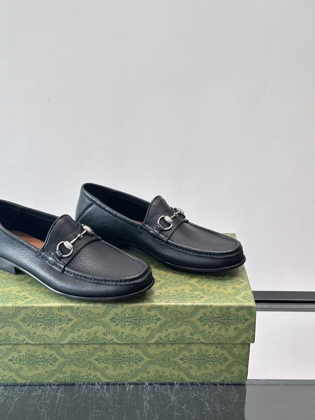 gucci 男士商务小皮鞋，上脚非常好看！精品商务休闲皮鞋💥💥真皮大底产品意大利进口牛皮制作🐂进口水染牛