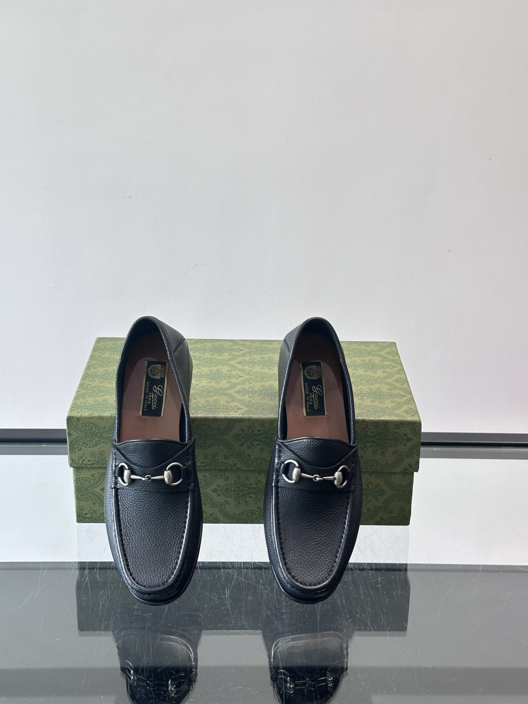 gucci 男士商务小皮鞋，上脚非常好看！精品商务休闲皮鞋💥💥真皮大底产品意大利进口牛皮制作🐂进口水染牛