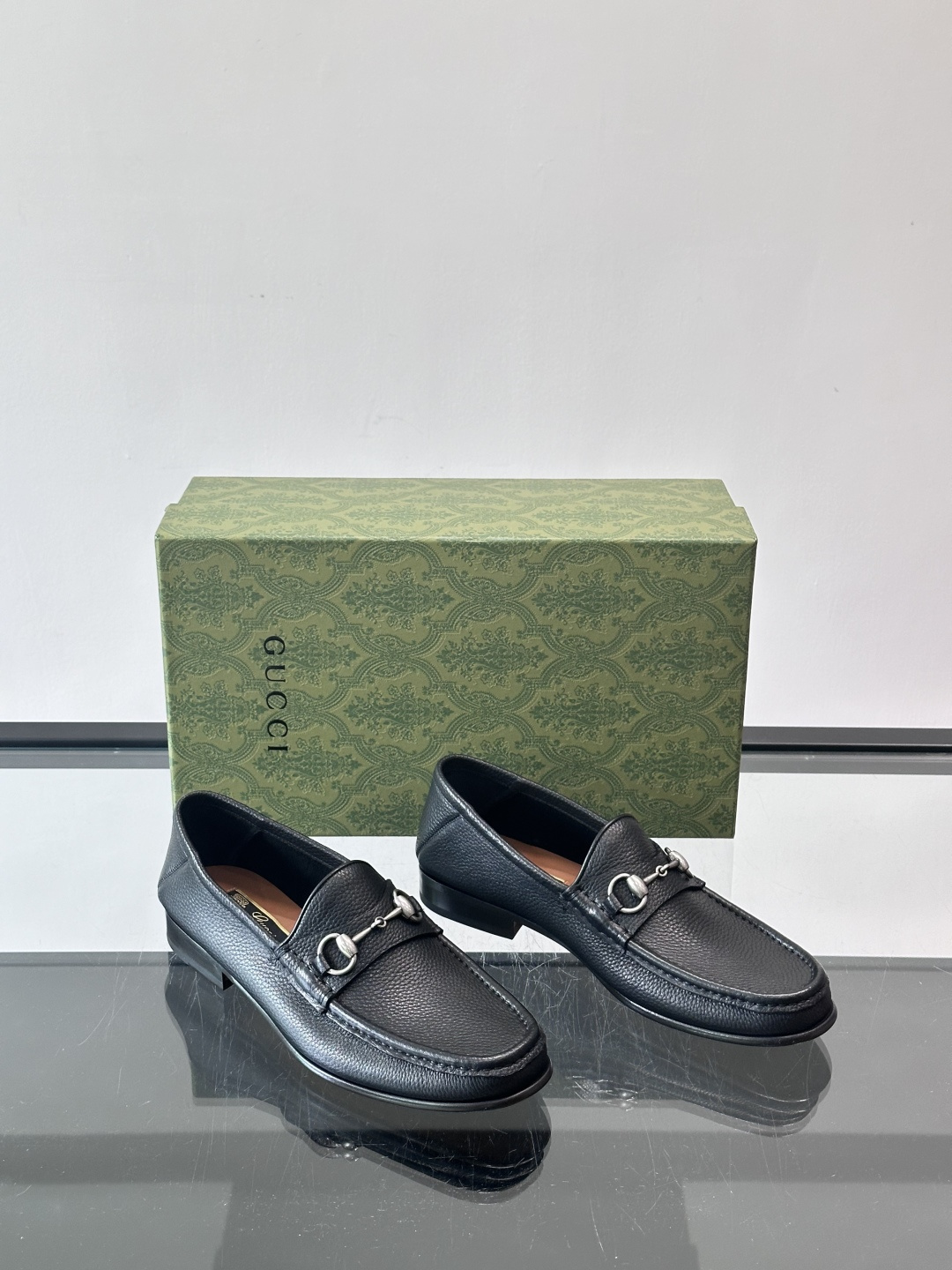 gucci 男士商务小皮鞋，上脚非常好看！精品商务休闲皮鞋💥💥真皮大底产品意大利进口牛皮制作🐂进口水染牛