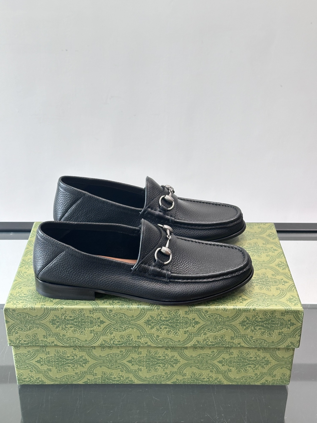 gucci 男士商务小皮鞋，上脚非常好看！精品商务休闲皮鞋💥💥真皮大底产品意大利进口牛皮制作🐂进口水染牛