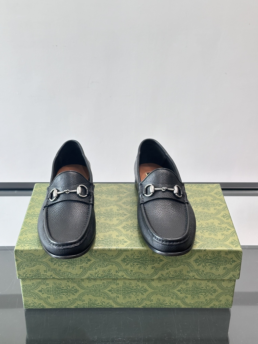 gucci 男士商务小皮鞋，上脚非常好看！精品商务休闲皮鞋💥💥真皮大底产品意大利进口牛皮制作🐂进口水染牛