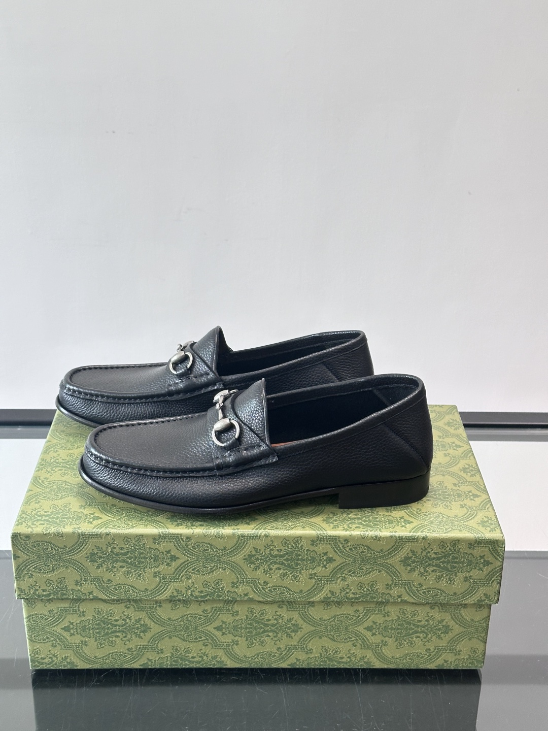 gucci 男士商务小皮鞋，上脚非常好看！精品商务休闲皮鞋💥💥真皮大底产品意大利进口牛皮制作🐂进口水染牛