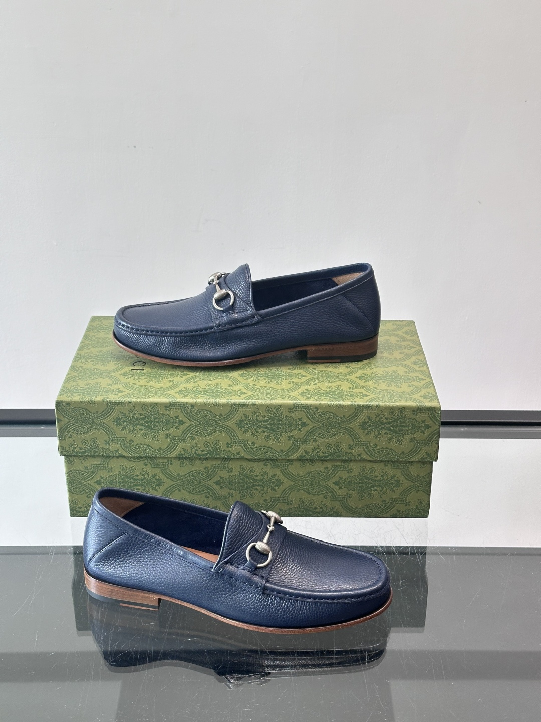 gucci 男士商务小皮鞋，上脚非常好看！精品商务休闲皮鞋💥💥真皮大底产品意大利进口牛皮制作🐂进口水染牛