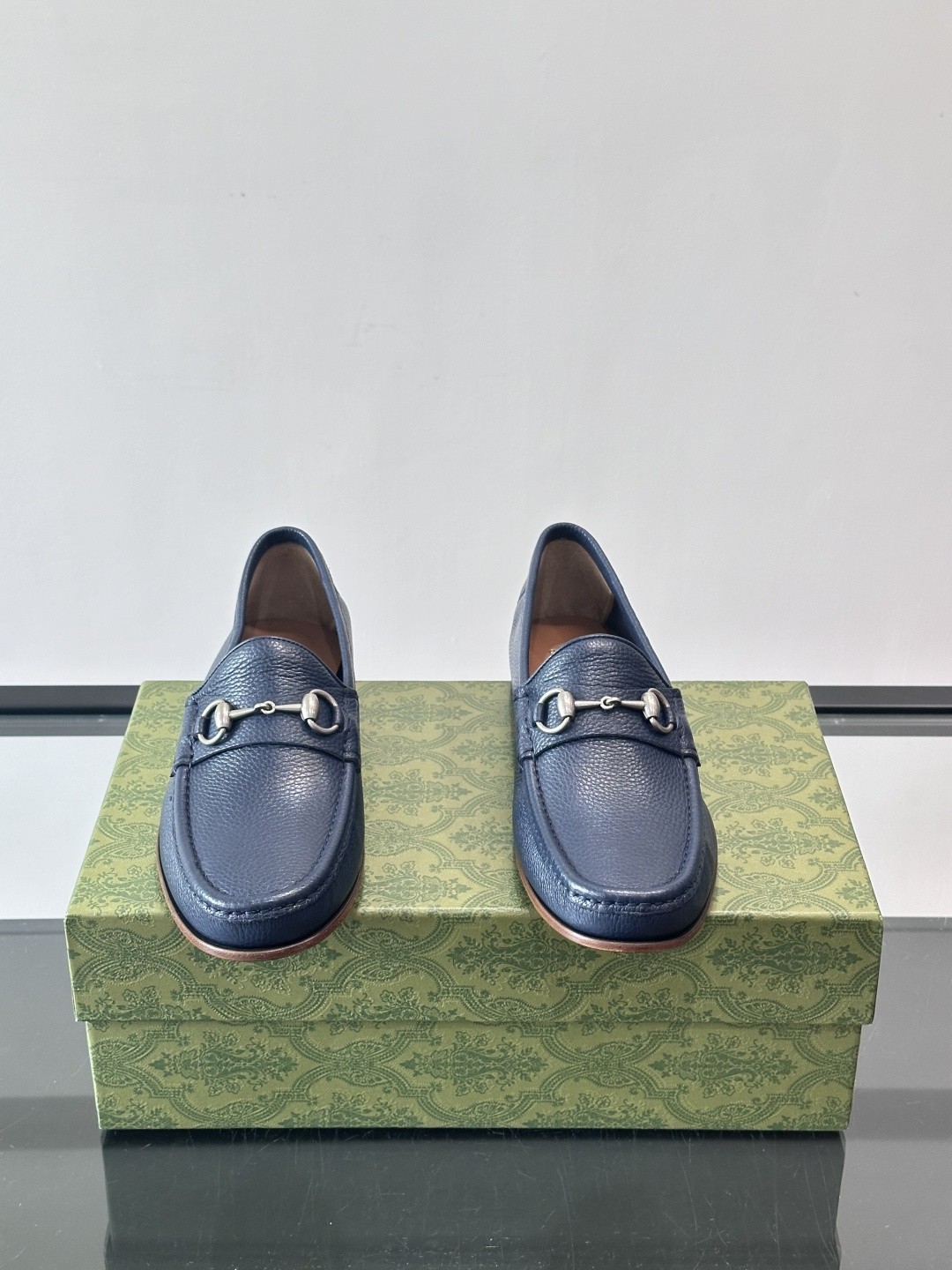 gucci 男士商务小皮鞋，上脚非常好看！精品商务休闲皮鞋💥💥真皮大底产品意大利进口牛皮制作🐂进口水染牛