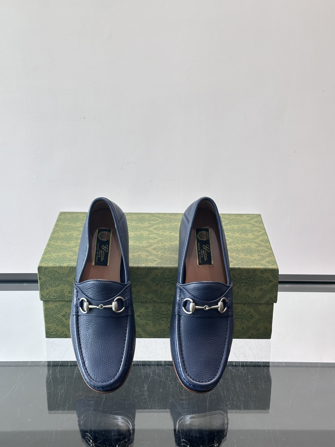 gucci 男士商务小皮鞋，上脚非常好看！精品商务休闲皮鞋💥💥真皮大底产品意大利进口牛皮制作🐂进口水染牛