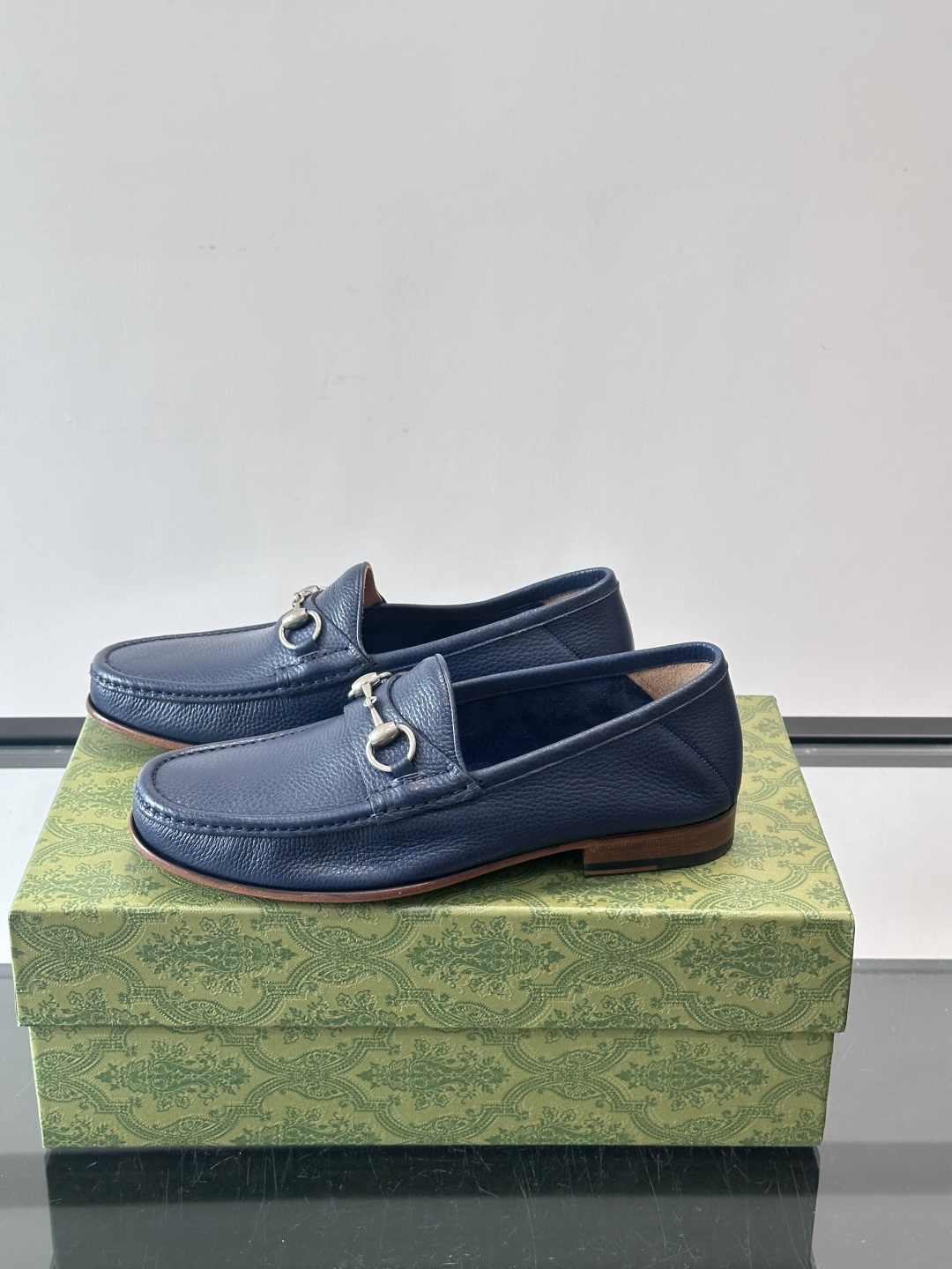 gucci 男士商务小皮鞋，上脚非常好看！精品商务休闲皮鞋💥💥真皮大底产品意大利进口牛皮制作🐂进口水染牛