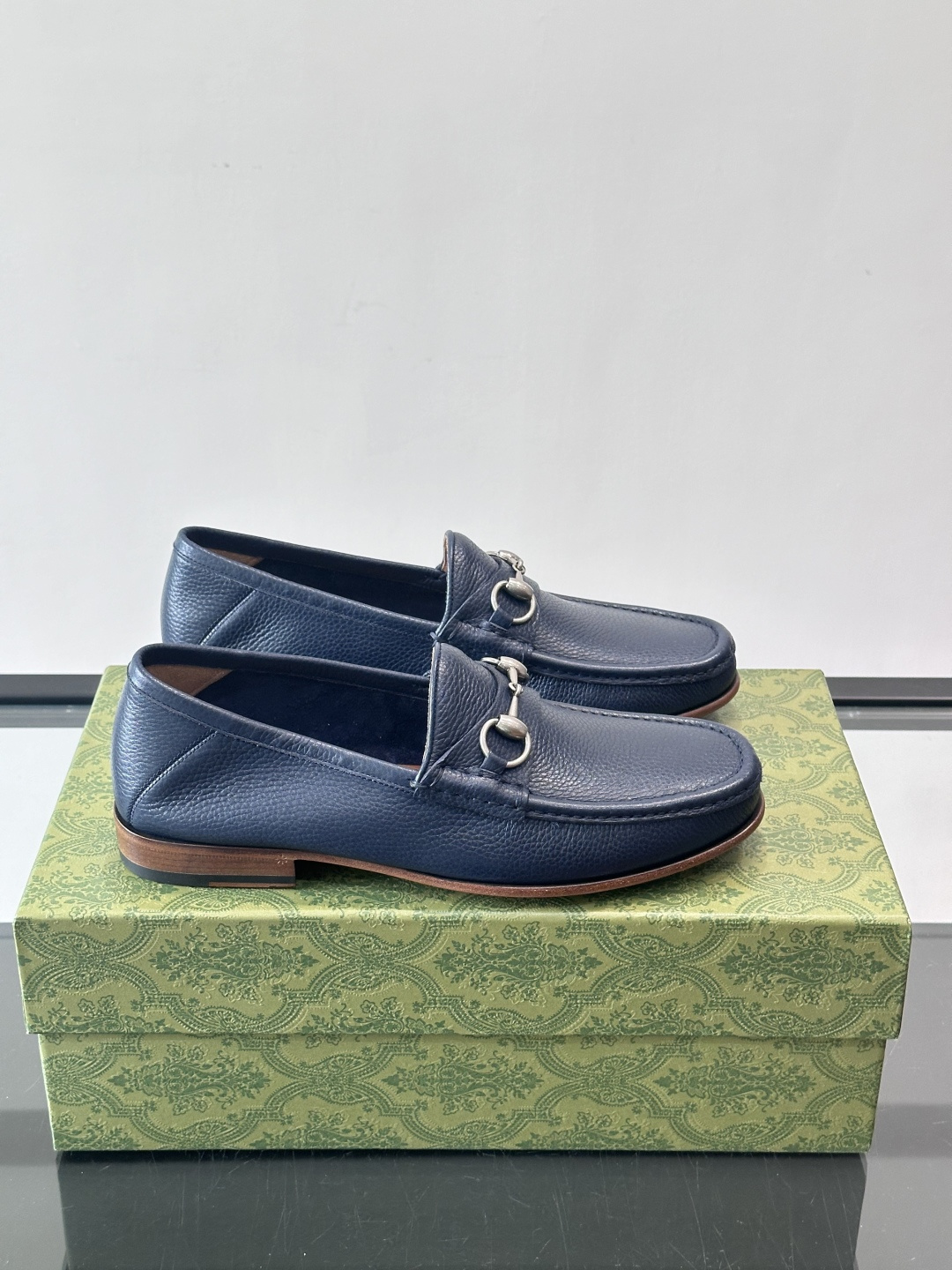 gucci 男士商务小皮鞋，上脚非常好看！精品商务休闲皮鞋💥💥真皮大底产品意大利进口牛皮制作🐂进口水染牛