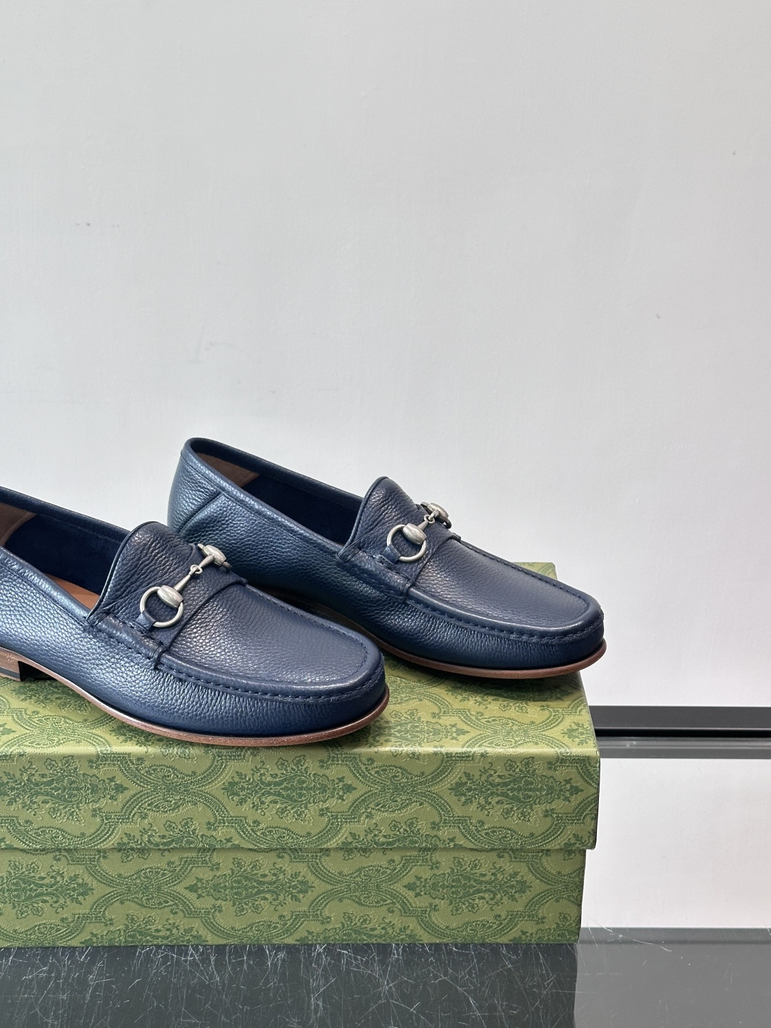 gucci 男士商务小皮鞋，上脚非常好看！精品商务休闲皮鞋💥💥真皮大底产品意大利进口牛皮制作🐂进口水染牛