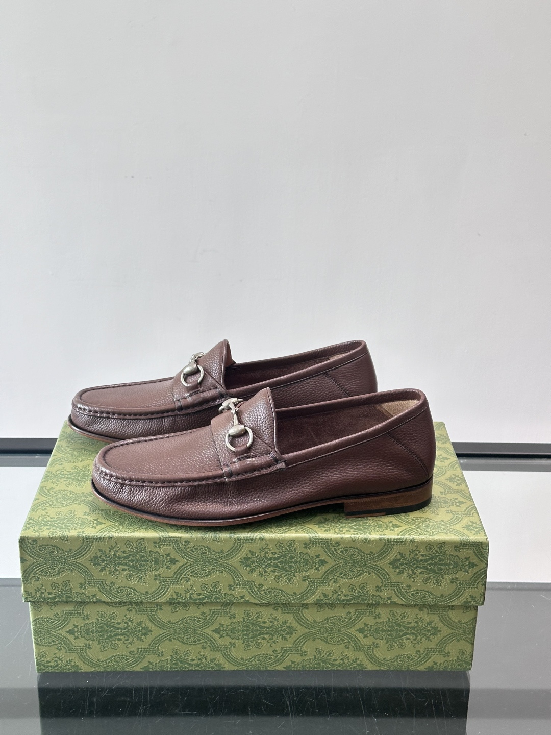 gucci 男士商务小皮鞋，上脚非常好看！精品商务休闲皮鞋💥💥真皮大底产品意大利进口牛皮制作🐂进口水染牛