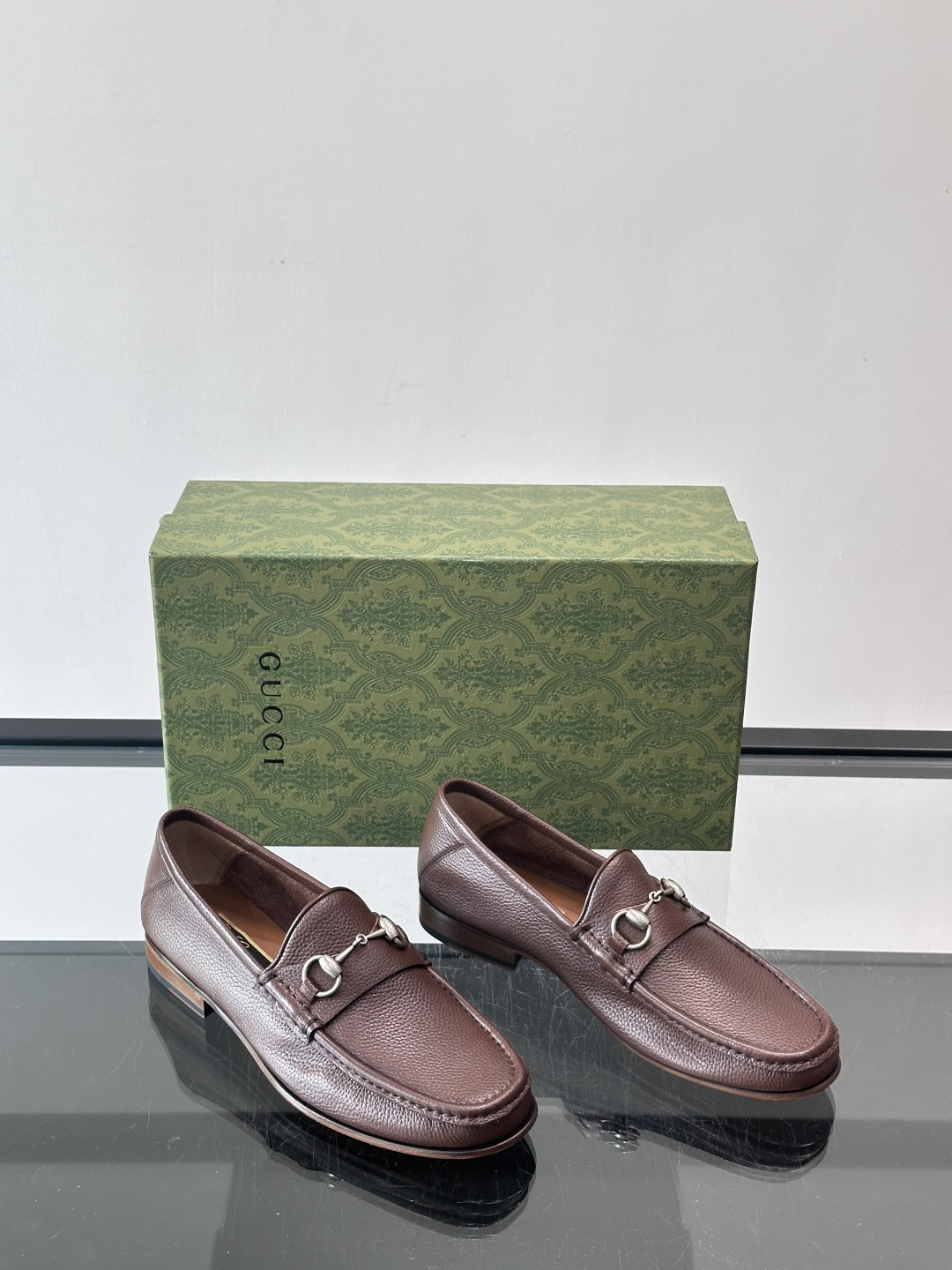 gucci 男士商务小皮鞋，上脚非常好看！精品商务休闲皮鞋💥💥真皮大底产品意大利进口牛皮制作🐂进口水染牛