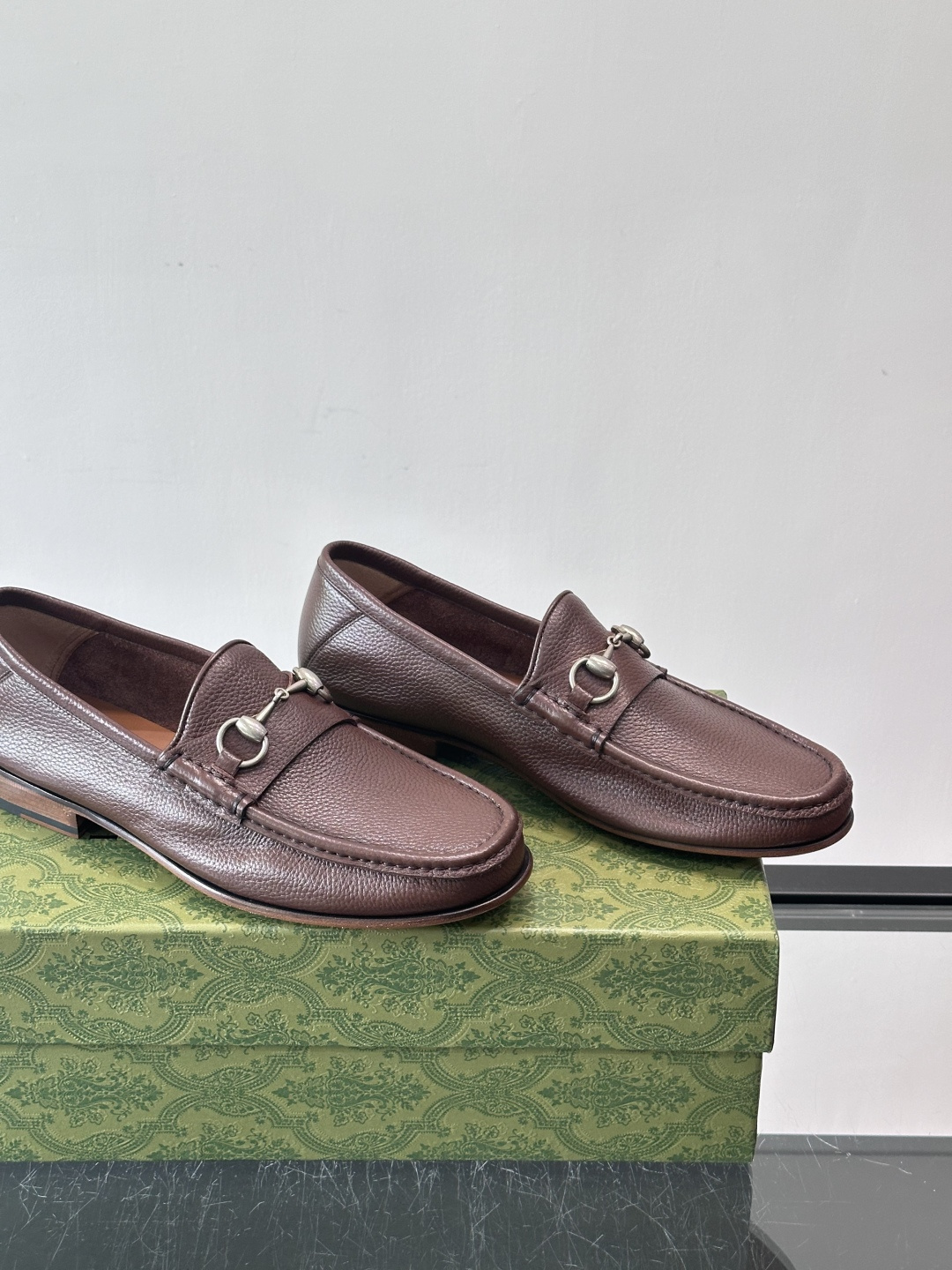 gucci 男士商务小皮鞋，上脚非常好看！精品商务休闲皮鞋💥💥真皮大底产品意大利进口牛皮制作🐂进口水染牛