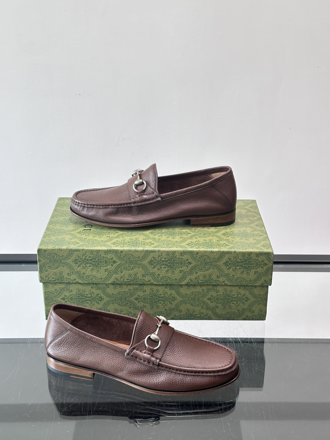 gucci 男士商务小皮鞋，上脚非常好看！精品商务休闲皮鞋💥💥真皮大底产品意大利进口牛皮制作🐂进口水染牛