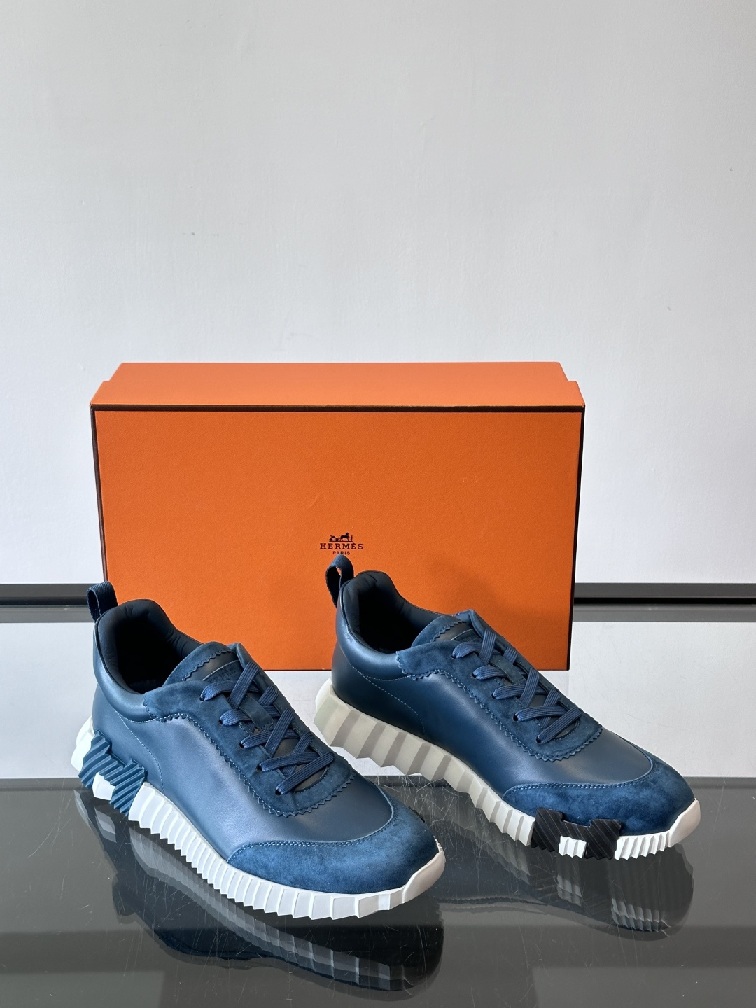 爱马仕Bouncing运动鞋爱马仕Bouncing运动鞋，标志性“大H