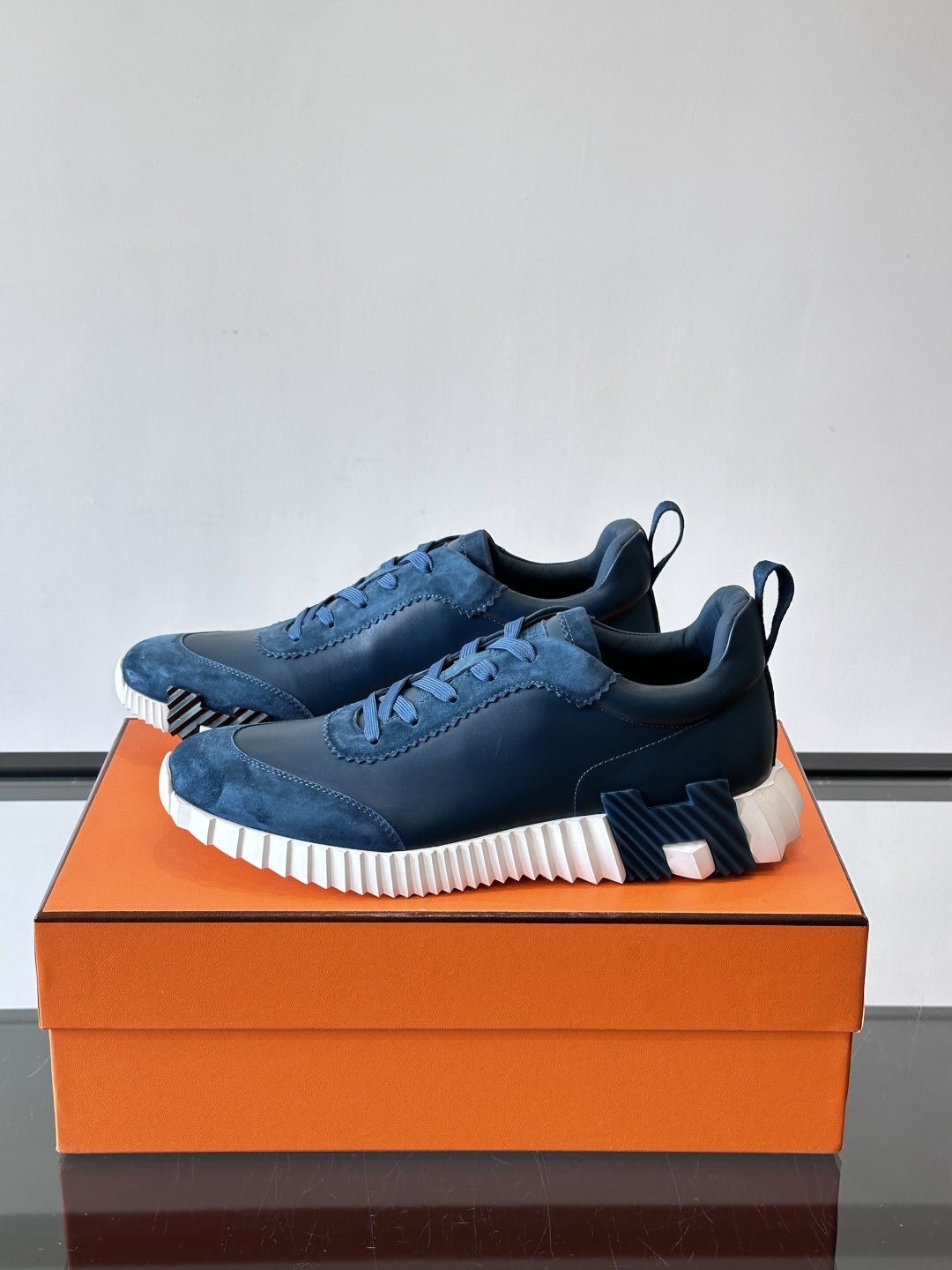 爱马仕Bouncing运动鞋爱马仕Bouncing运动鞋，标志性“大H