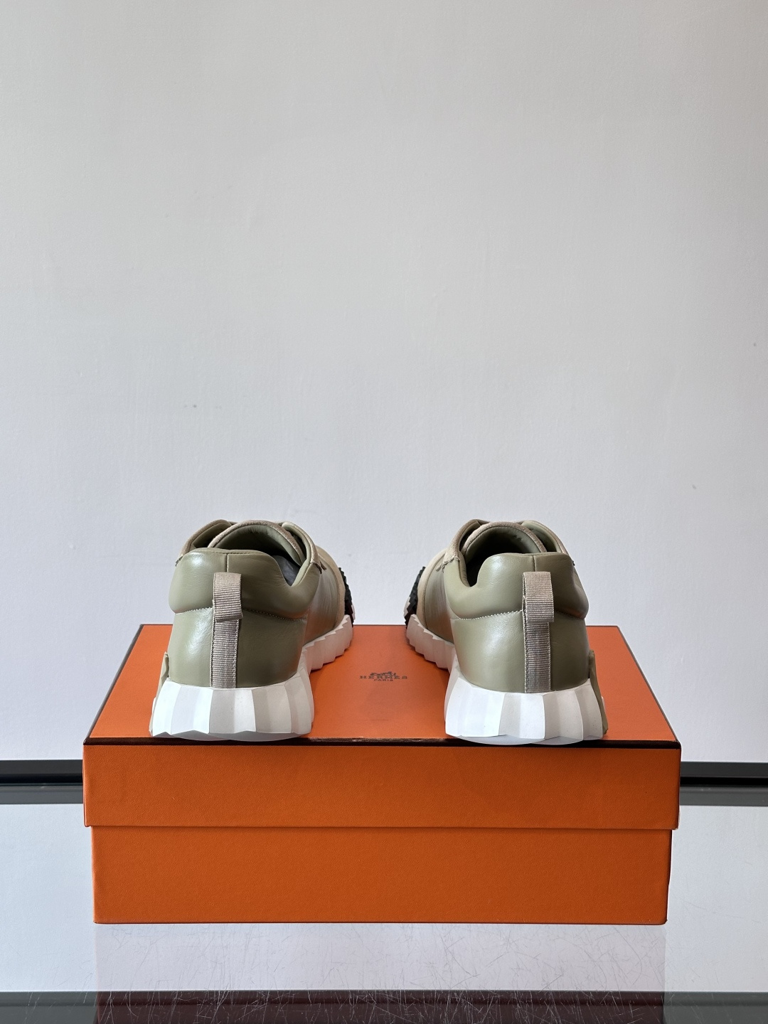 爱马仕Bouncing运动鞋爱马仕Bouncing运动鞋，标志性“大H